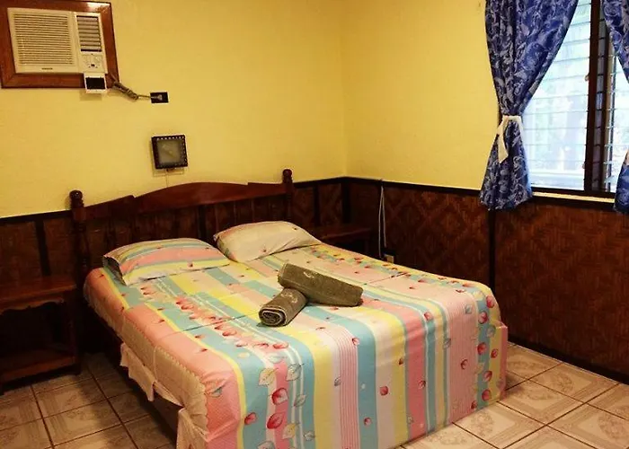 Love'S Beach & Dive Resort