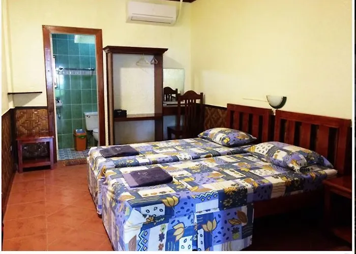 Love'S Beach & Dive Resort